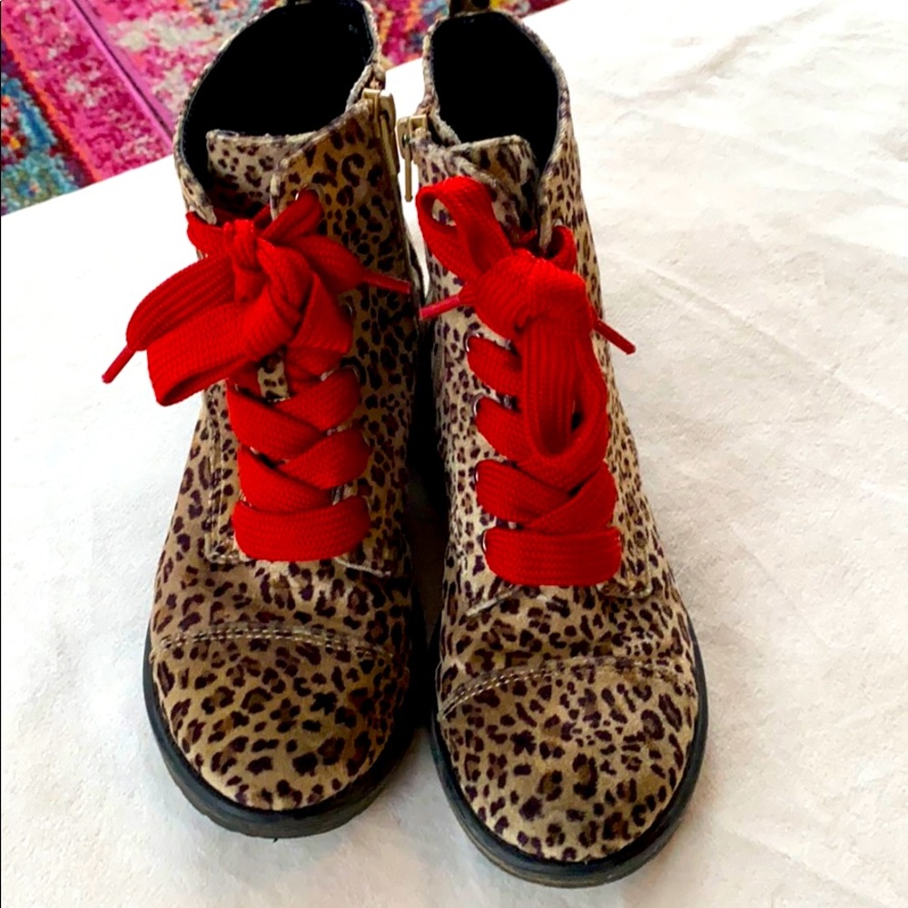 Kids leopard booties